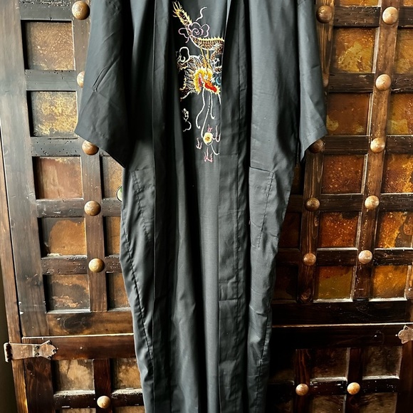 Pearls Sz Large Vintage Oriental Black Embroidered Dragon Kimono NWT - Picture 6 of 8